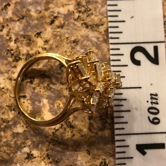 18K Yellow Gold Diamond Cluster Cocktail Ring - Picture 8 of 13